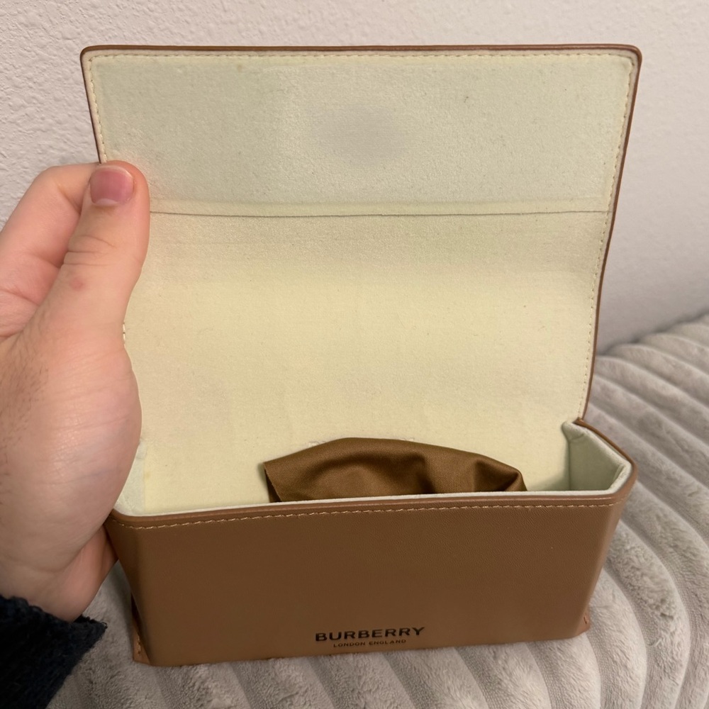 Burberry brown oversized Sunglasses - Picture 8 of 10